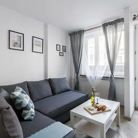 Apartment Mokotowska 67 Prywatne Mieszkanie Z Balkonem W Centrum Miasta I W Poblizu Ambasady Samodzielne Zameldowanie! Self Check-in System!