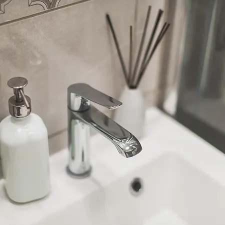 Appartement Mokotowska 67 Prywatne Mieszkanie Z Balkonem W Centrum Miasta I W Poblizu Ambasady Samodzielne Zameldowanie! Self Check-in System! *