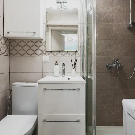 Appartement Mokotowska 67 Prywatne Mieszkanie Z Balkonem W Centrum Miasta I W Poblizu Ambasady Samodzielne Zameldowanie! Self Check-in System! *